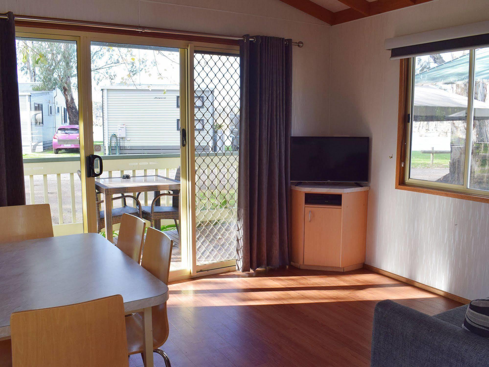 Cohuna Waterfront Holiday Park Exterior foto